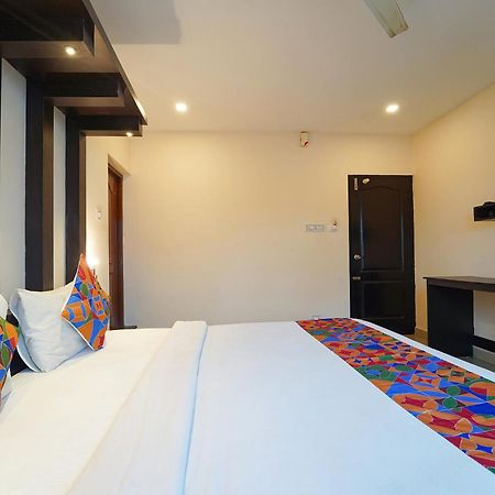 Hotel Zion Plaza Nedumbassery Esterno foto
