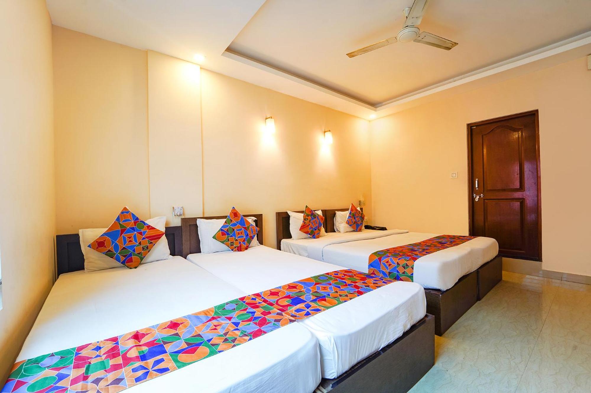 Hotel Zion Plaza Nedumbassery Esterno foto