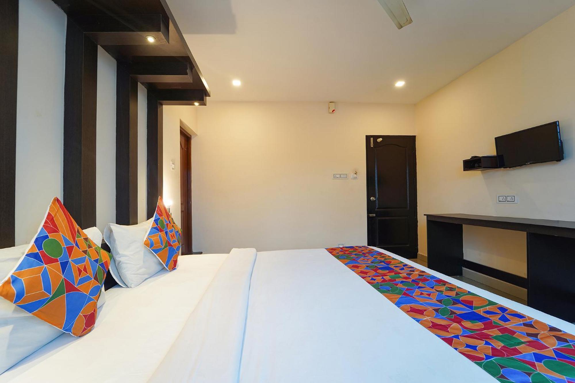Hotel Zion Plaza Nedumbassery Esterno foto