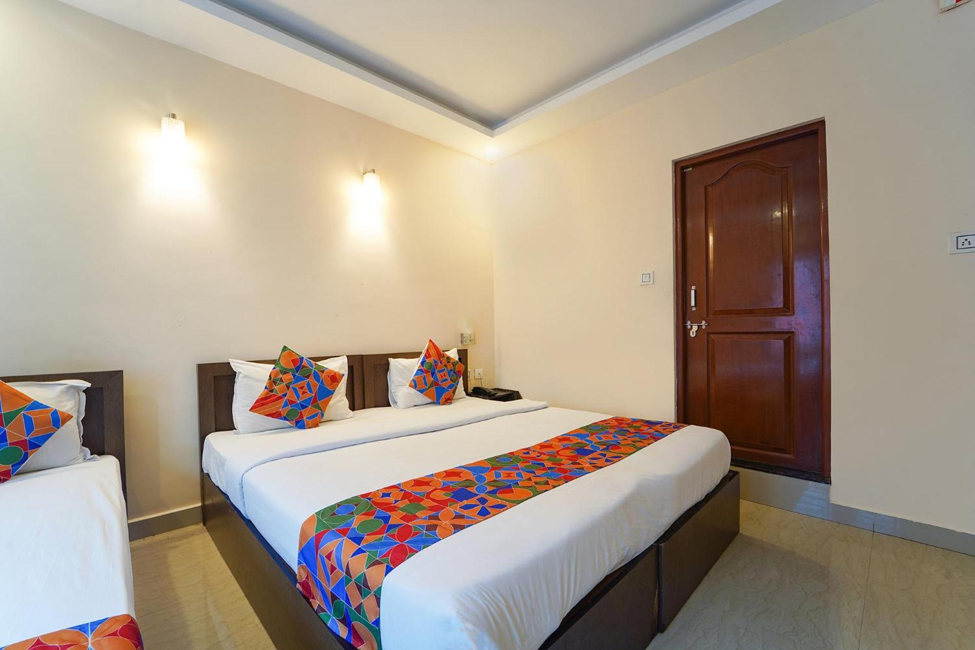 Hotel Zion Plaza Nedumbassery Esterno foto