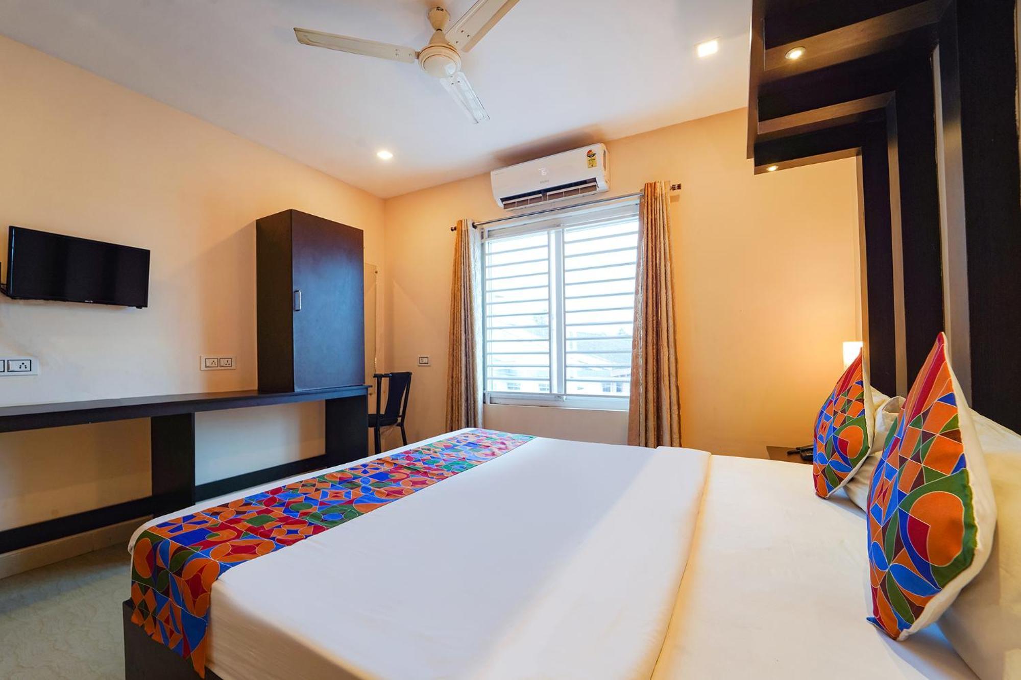 Hotel Zion Plaza Nedumbassery Esterno foto