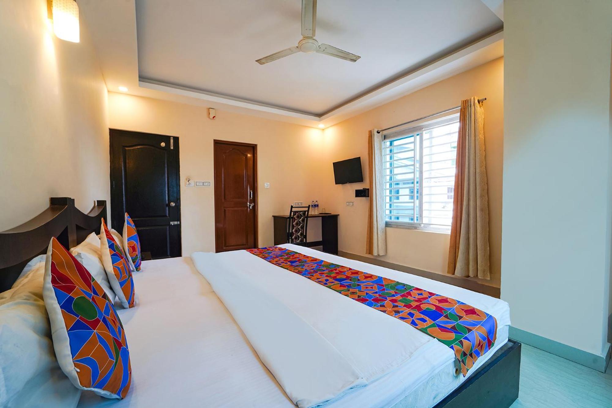 Hotel Zion Plaza Nedumbassery Esterno foto