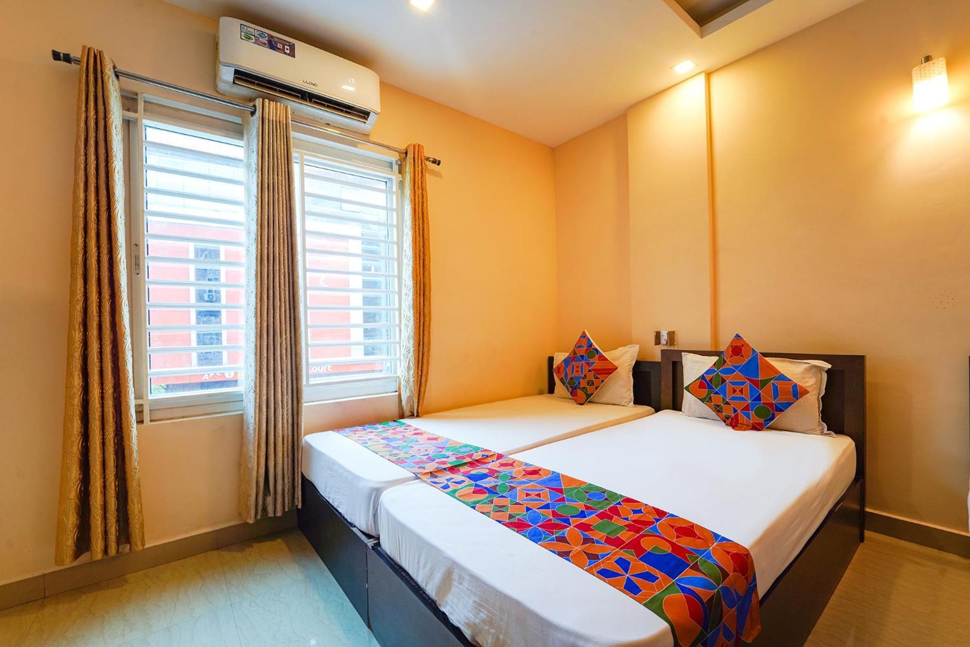 Hotel Zion Plaza Nedumbassery Esterno foto